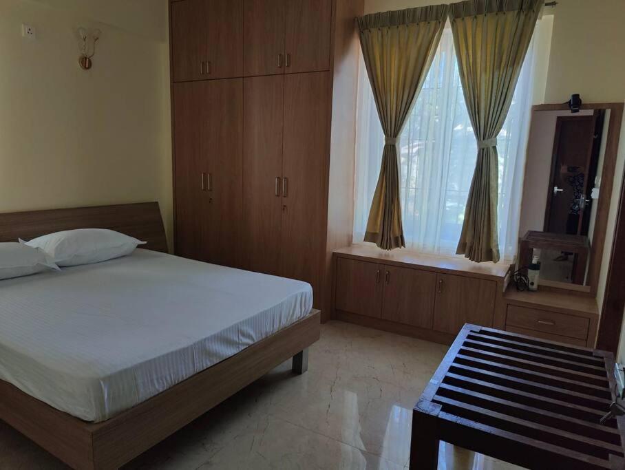 Tara Suites Premium Rooms In Central Indiranagar Бангалор Экстерьер фото