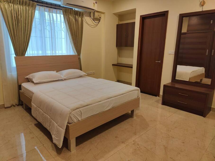 Tara Suites Premium Rooms In Central Indiranagar Бангалор Экстерьер фото