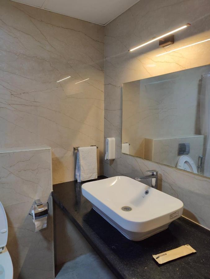 Tara Suites Premium Rooms In Central Indiranagar Бангалор Экстерьер фото